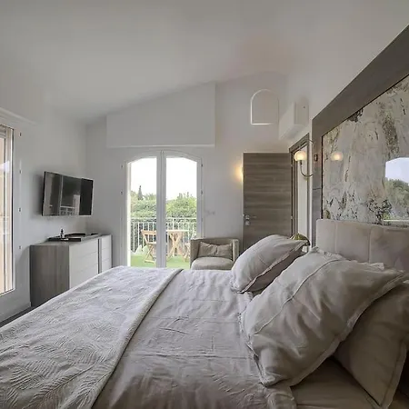 Villa Julia First *