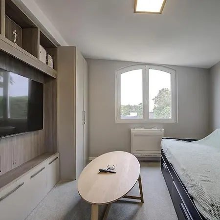 Julia First * Vallauris