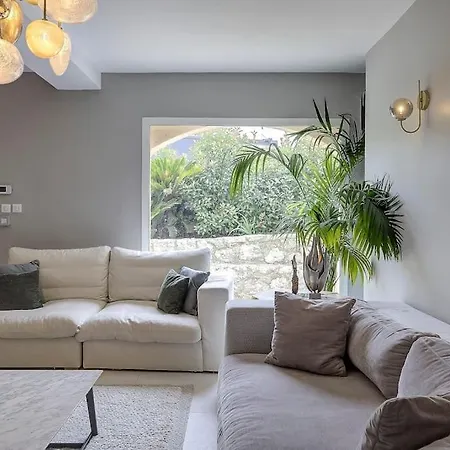 Julia First Villa Vallauris